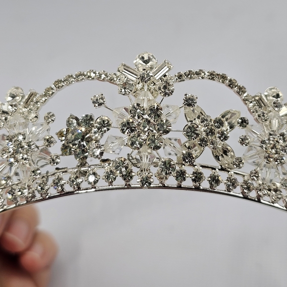 Davids Bridal 3D Crystal Tiara, Bride, Wedding, Bling, Princess, quinceañera - Picture 8 of 9